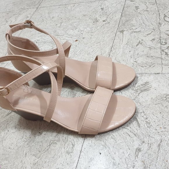 Women Beige Croc Textured Mid-Top Wedges Heels - Picture 7 of 9